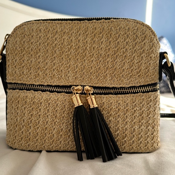 Rattan Purse with Adjustable Strap - Picture 4 of 4